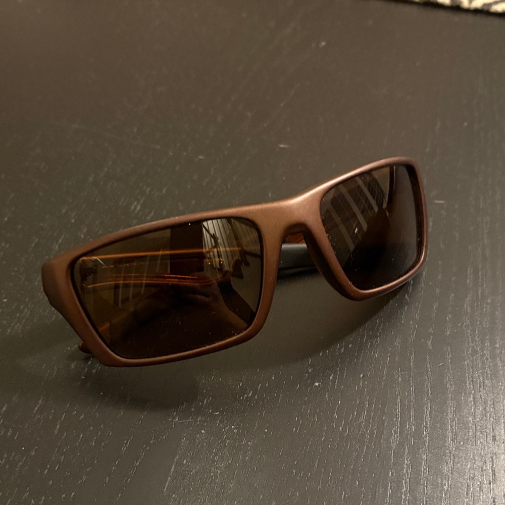 Oakley Jury sunglasses in the Distressed Brown colorway with Dark Bronze lenses